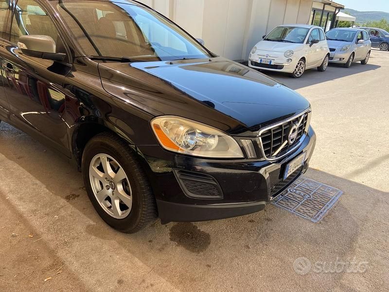 Usata Volvo XC60 Kinetic 163 CV (119 kW) 2010 Nero SUV