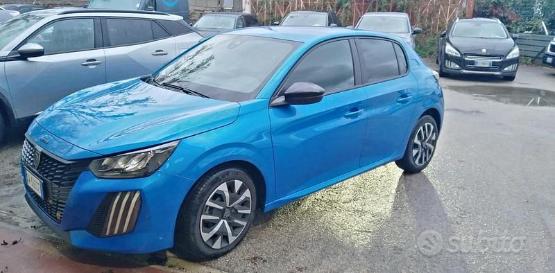 Usata Peugeot 208 102 CV (75 kW) 2024 Blu Utilitaria