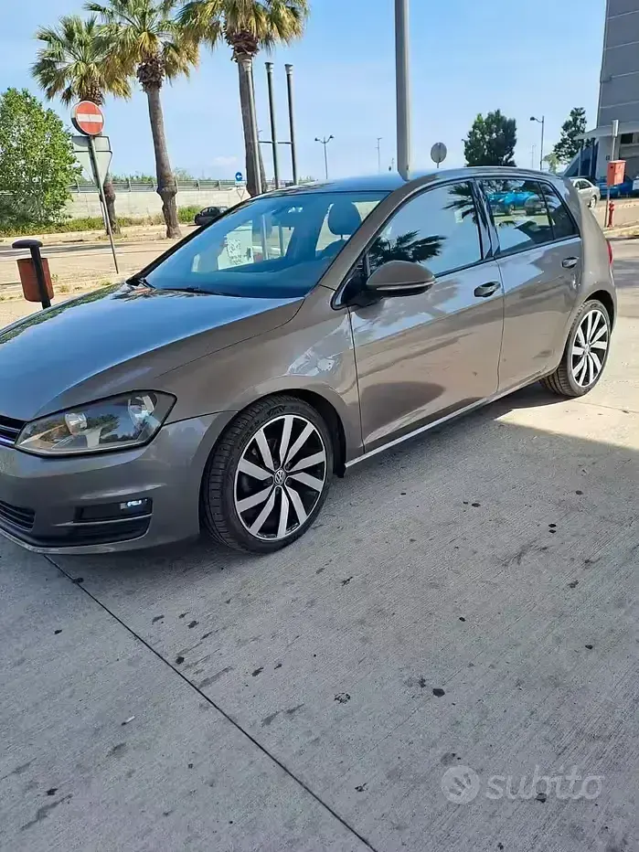 Usata VW Golf VII Highline 105 CV (77 kW) 2013 Grigio Berlina