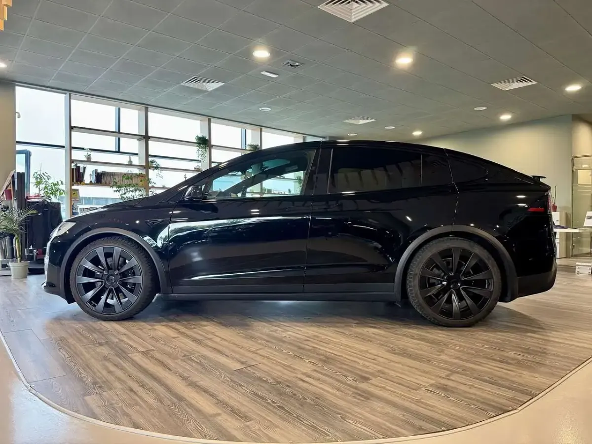 Usata Tesla Model X 492 kW (670 CV) 2023 Nero SUV