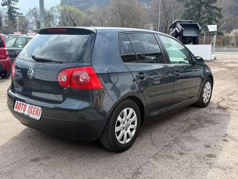 Usata VW Golf IV Trendline 104 CV (76 kW) 2006 Blu Berlina