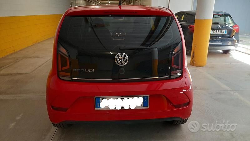 Usata VW up! Highline 68 CV (50 kW) 2017 Rosso Utilitaria