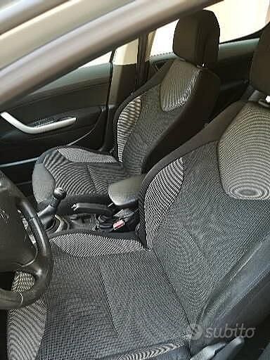 Usata Peugeot 308 92 CV (67 kW) 2010 Grigio Berlina