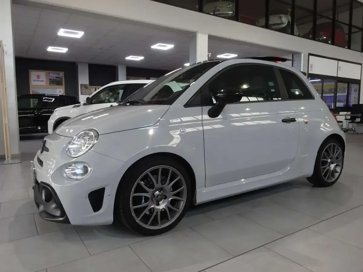 Usata Abarth 695 Turismo 179 CV (131 kW) 2023 Grigio Utilitaria