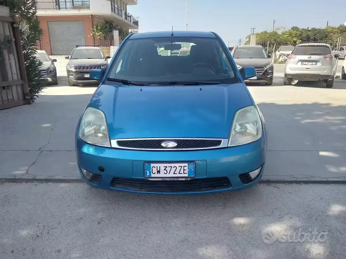 Usata Ford Fiesta Collection 68 CV (50 kW) 2005 Bluazzurro Utilitaria