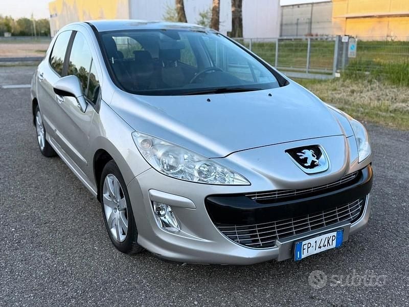 Usata Peugeot 308 90 CV (66 kW) 2008 Grigio Berlina