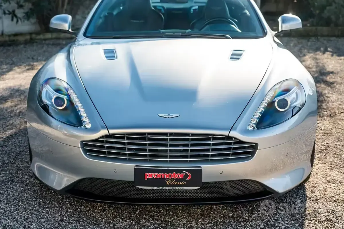 Usata Aston Martin Virage 497 CV (365 kW) 2011 Grigio Coupé