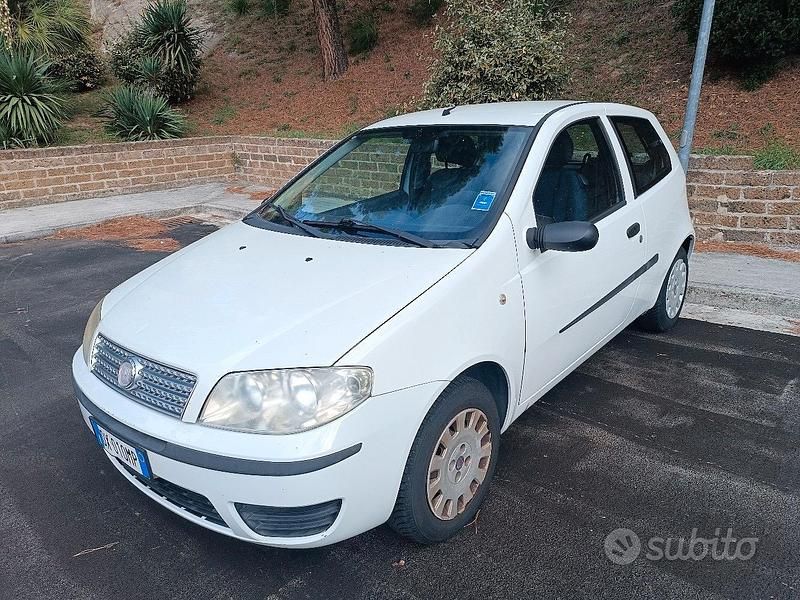 Usata Fiat Punto 77 CV (56 kW) 2009 Bianco Utilitaria