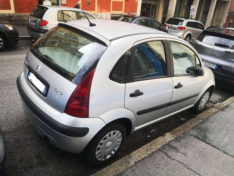 Argento Usata 2005 Citroën C3 Elegance Due volumi | 1200 € (Ottimo prezzo) - Immagine 1/4