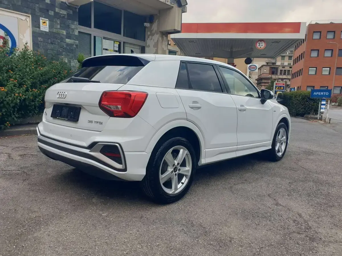 Usata Audi Q2 Comfort 150 CV (110 kW) 2025 Bianco SUV