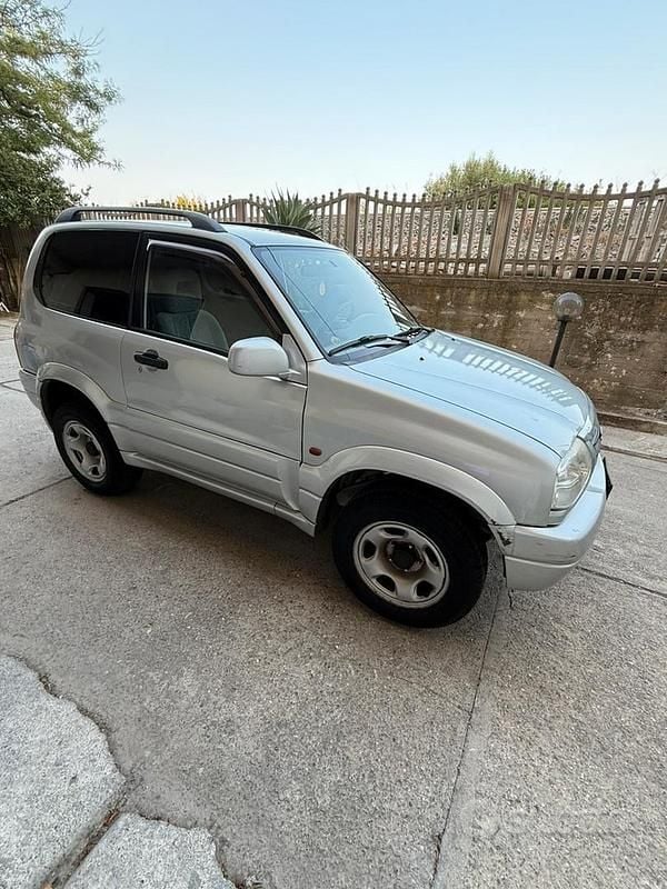 Usata Suzuki Grand Vitara 94 CV (69 kW) 2001 Grigio Station wagon