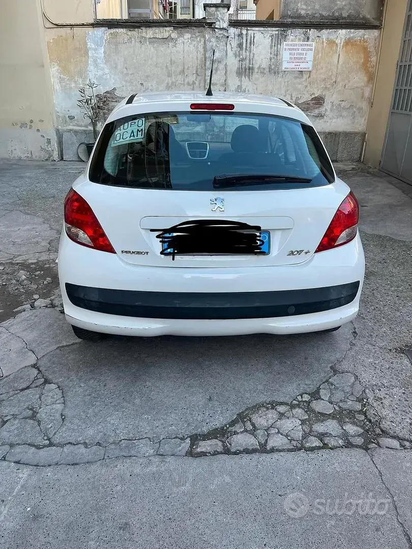 Usata Peugeot 207 73 CV (53 kW) 2013 Bianco Utilitaria