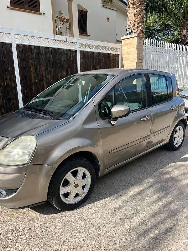 Usata Renault Modus Dynamique 86 CV (63 kW) 2008 Beige Monovolume