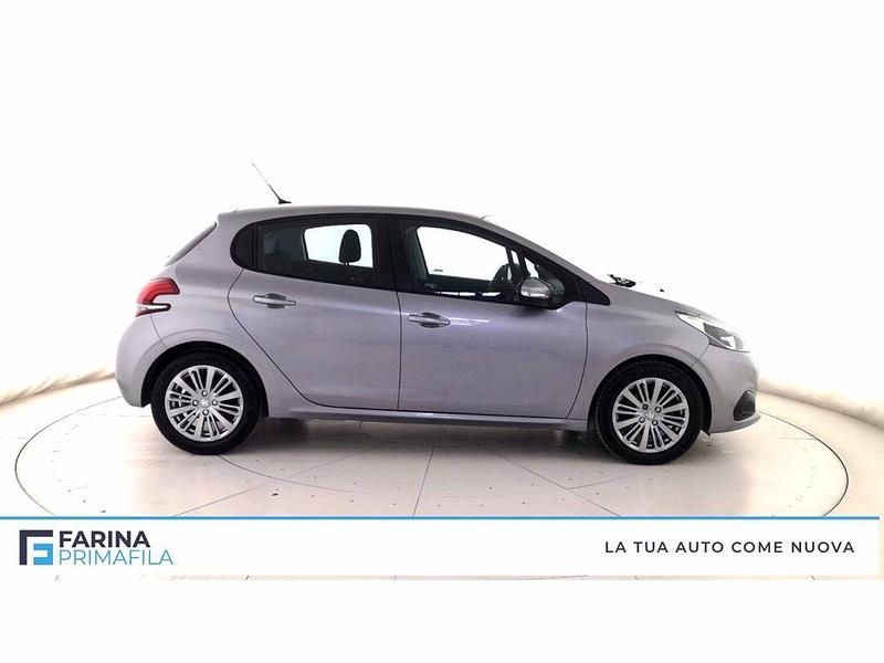 Usata Peugeot 208 Active 102 CV (75 kW) 2020 Grigio chiaro Utilitaria
