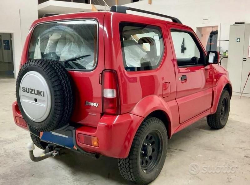 Usata Suzuki Jimny 85 CV (62 kW) 2008 Verde SUV
