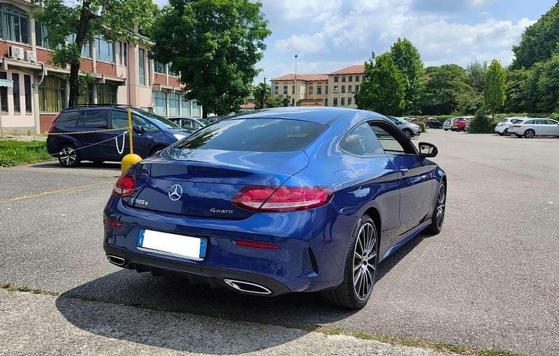Usata Mercedes C300 Premium Plus 245 CV (180 kW) 2020 Blu/azzurro Coupé