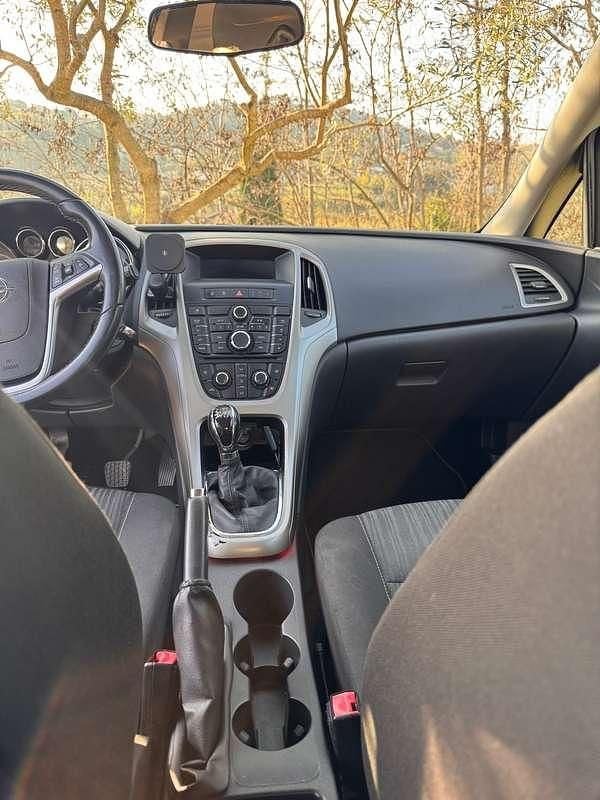 Usata Opel Astra 110 CV (80 kW) 2013 Berlina