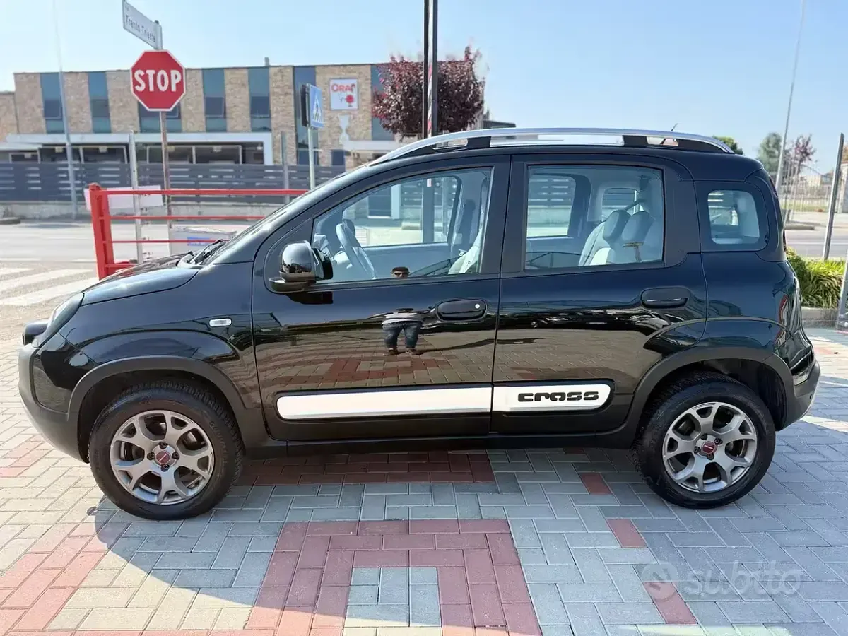 Usata Fiat Panda Cross Cross 80 CV (58 kW) 2015 Nero Utilitaria