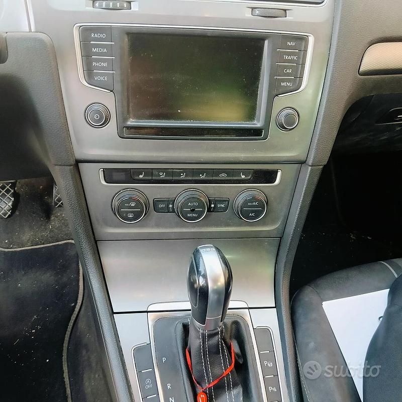Usata VW Golf VII Comfortline 110 CV (80 kW) 2015 Bianco Station wagon