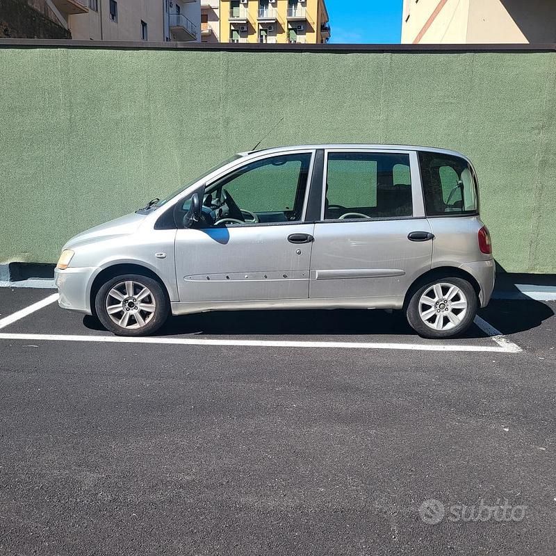 Usata Fiat Multipla 2003 Grigio Monovolume