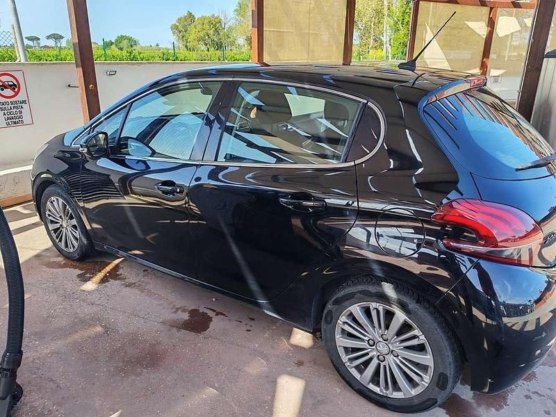 Usata Peugeot 208 Allure 110 CV (80 kW) 2019 Nero Utilitaria