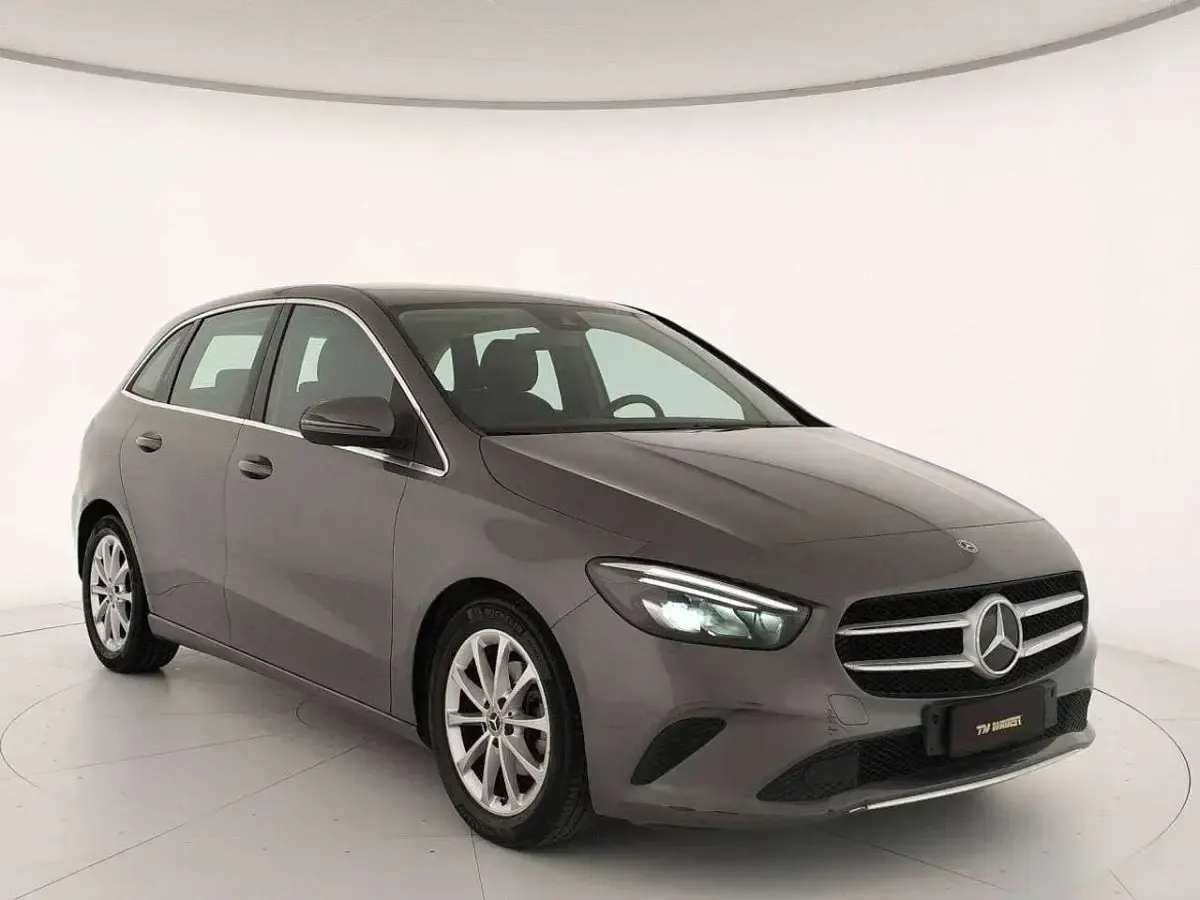 Usata Mercedes B180 136 CV (100 kW) 2020 Grigio Utilitaria