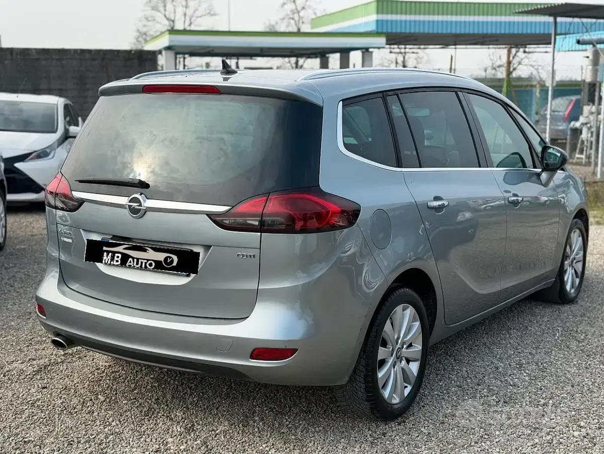 Usata Opel Zafira 165 CV (121 kW) 2012 Grigio Monovolume