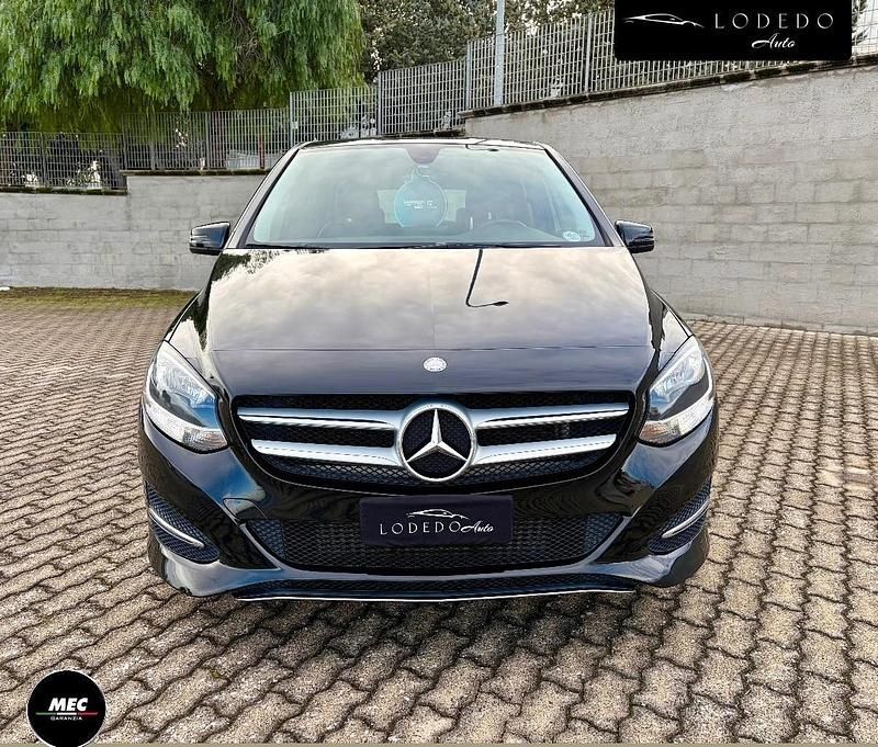 Usata Mercedes B180 AMG 110 CV (80 kW) 2016 Nero Monovolume