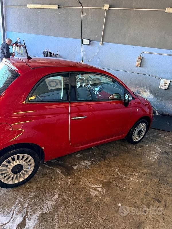 Begagnad Fiat 500 69 HK (50 kW) 2018 Röd Sedan