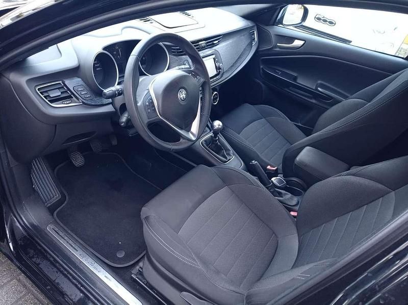 Usata Alfa Romeo Giulietta Super 120 CV (88 kW) 2018 Other Utilitaria