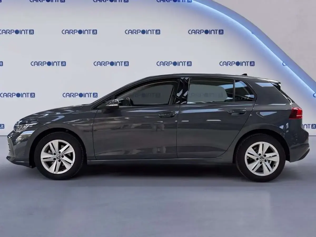 Usata VW Golf VIII Life 116 CV (85 kW) 2025 Grigio Berlina