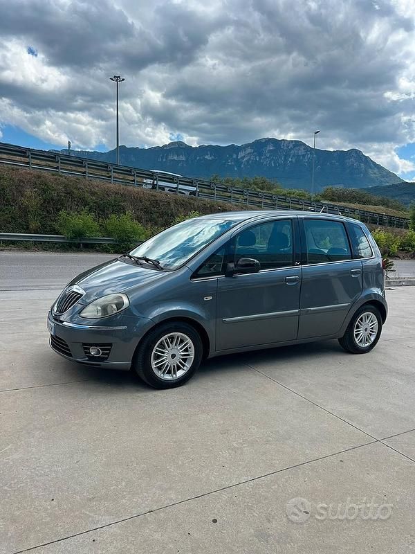 Usata 2011 Lancia Musa Monovolume | 2600 € - Immagine 1/4