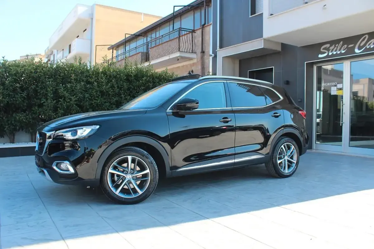 Usata MG EHS Luxury 161 CV (118 kW) 2022 Nero SUV