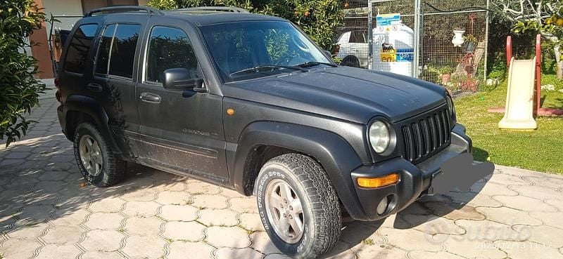 Usata Jeep Cherokee 143 CV (105 kW) 2005 Nero SUV