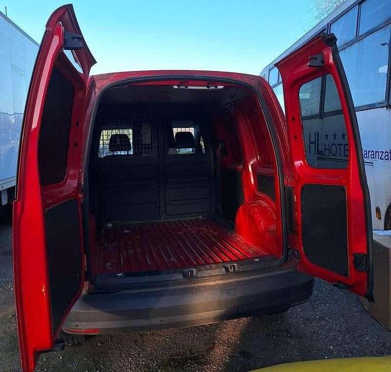 Usata VW Caddy 110 CV (80 kW) 2016 Rosso Monovolume