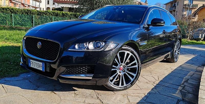 Usata Jaguar XF Sportbrake Portfolio 179 CV (131 kW) 2018 Nero Station wagon