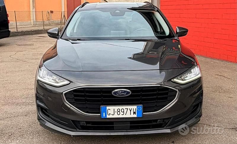 Usata Ford Focus ST-Line 120 CV (88 kW) 2022 Grigio Station wagon