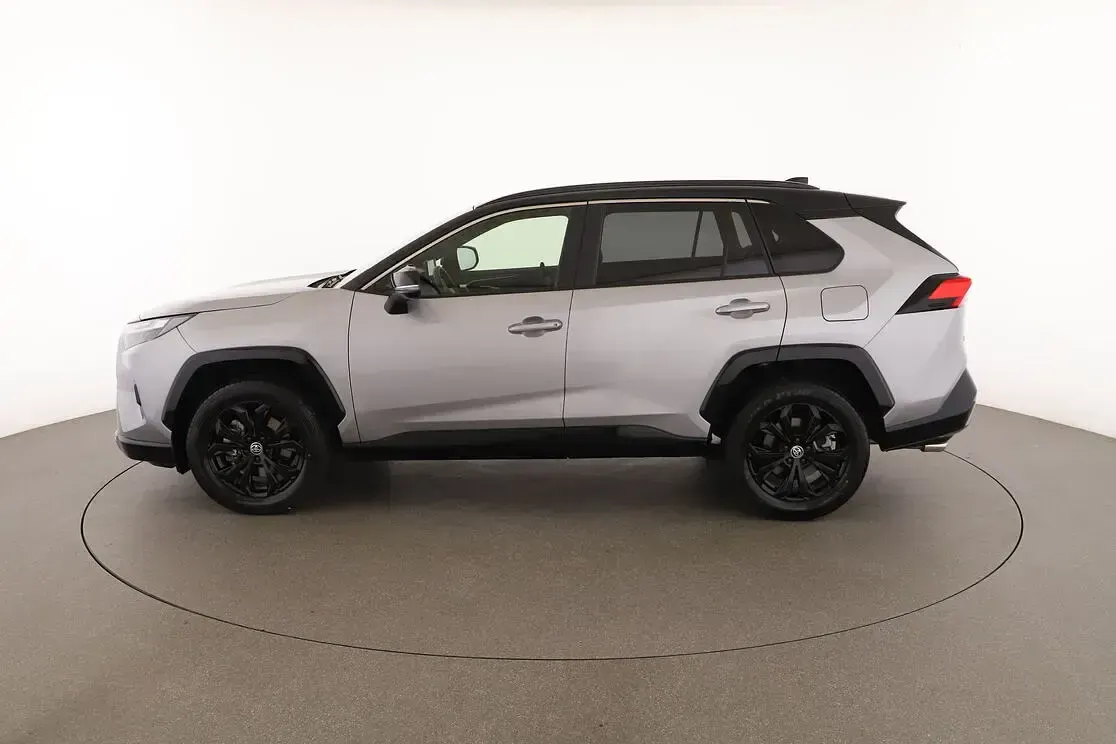 Usata Toyota RAV4 Hybrid Style 218 CV (160 kW) 2023 Argento SUV