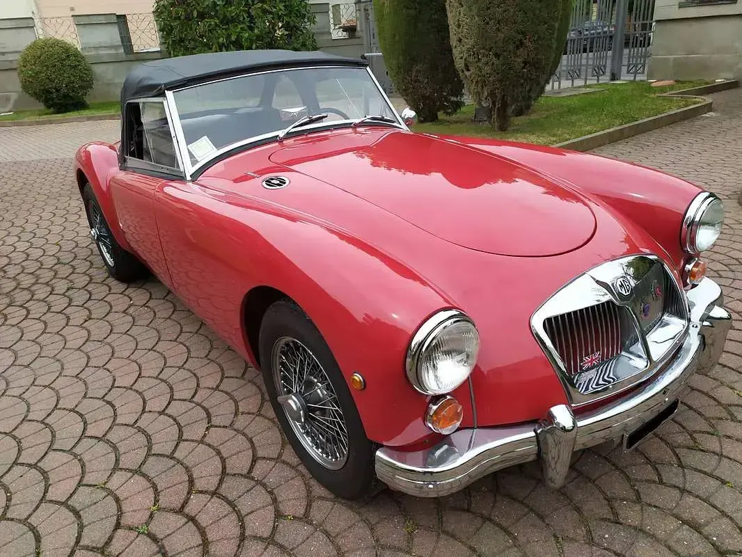 Usata MG MGA 90 CV (66 kW) 1972 Rosso Cabrio
