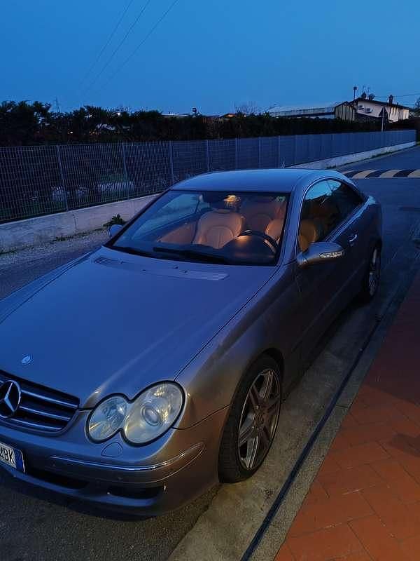Usata 2007 Mercedes CLK320 Avantgarde Coupé | 4500 € (Buon prezzo) - Immagine 1/4