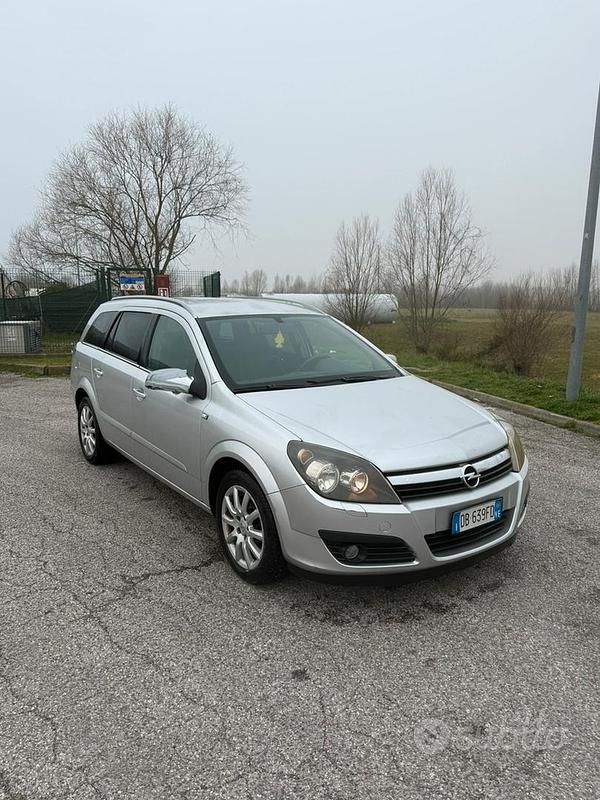 Usata Opel Astra 105 CV (77 kW) 2006 Station wagon