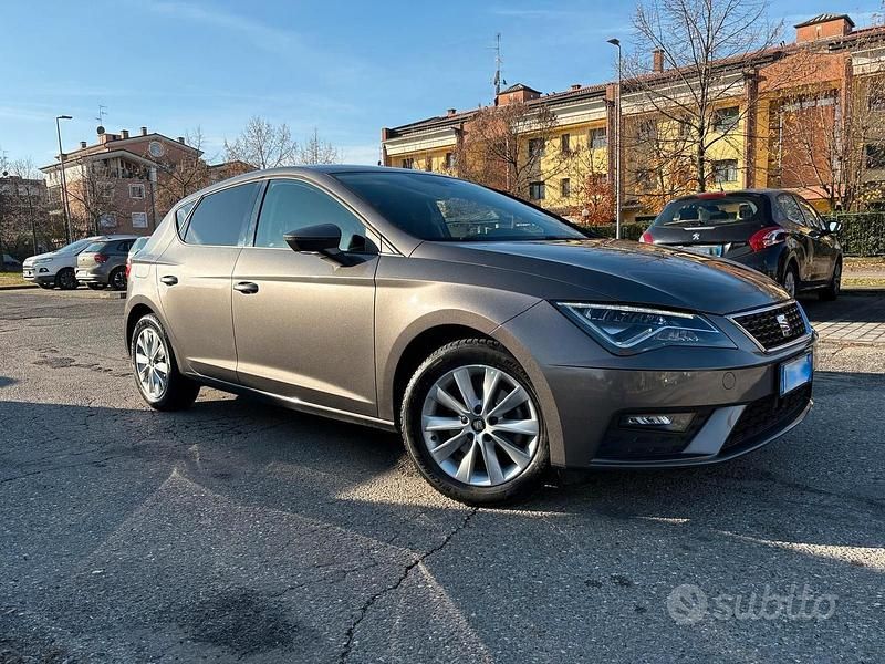 Usata Seat Leon Business 110 CV (80 kW) 2017 Grigio Berlina