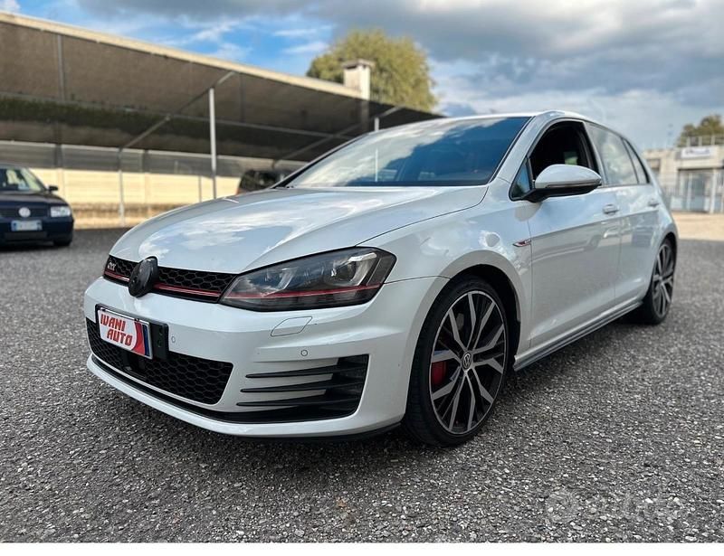 Bianco Usata 2016 VW Golf VII GTI Tre volumi | 18.000 € (Buon prezzo) - Immagine 1/4