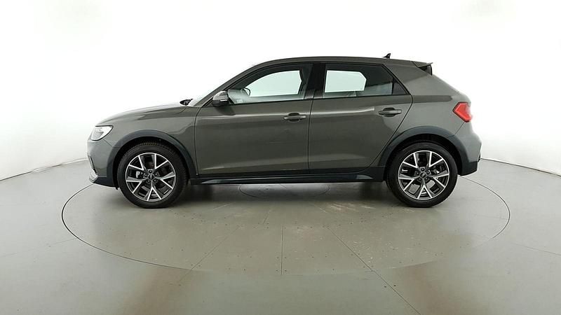 Usata Audi A1 Business 116 CV (85 kW) 2025 Grigio chronos metalizzato SUV