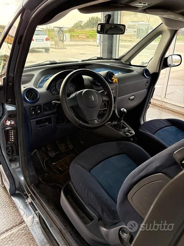 Usata Peugeot 1007 68 CV (50 kW) 2005 Monovolume