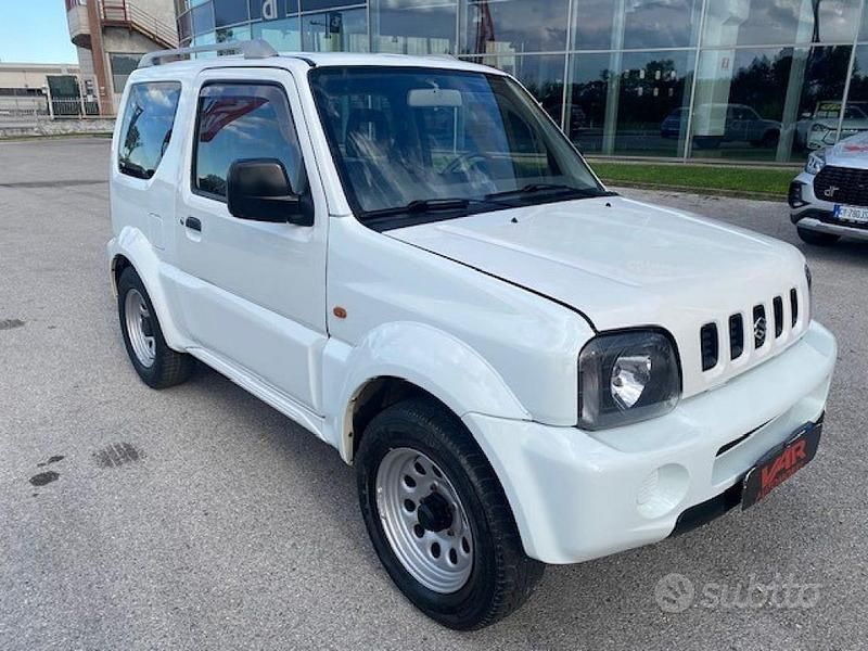 Usata Suzuki Jimny 82 CV (60 kW) 2001 Bianco SUV