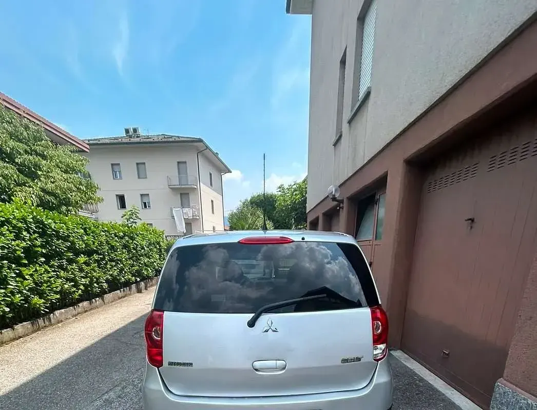 Usata Mitsubishi Colt 75 CV (55 kW) 2009 Grigio Utilitaria