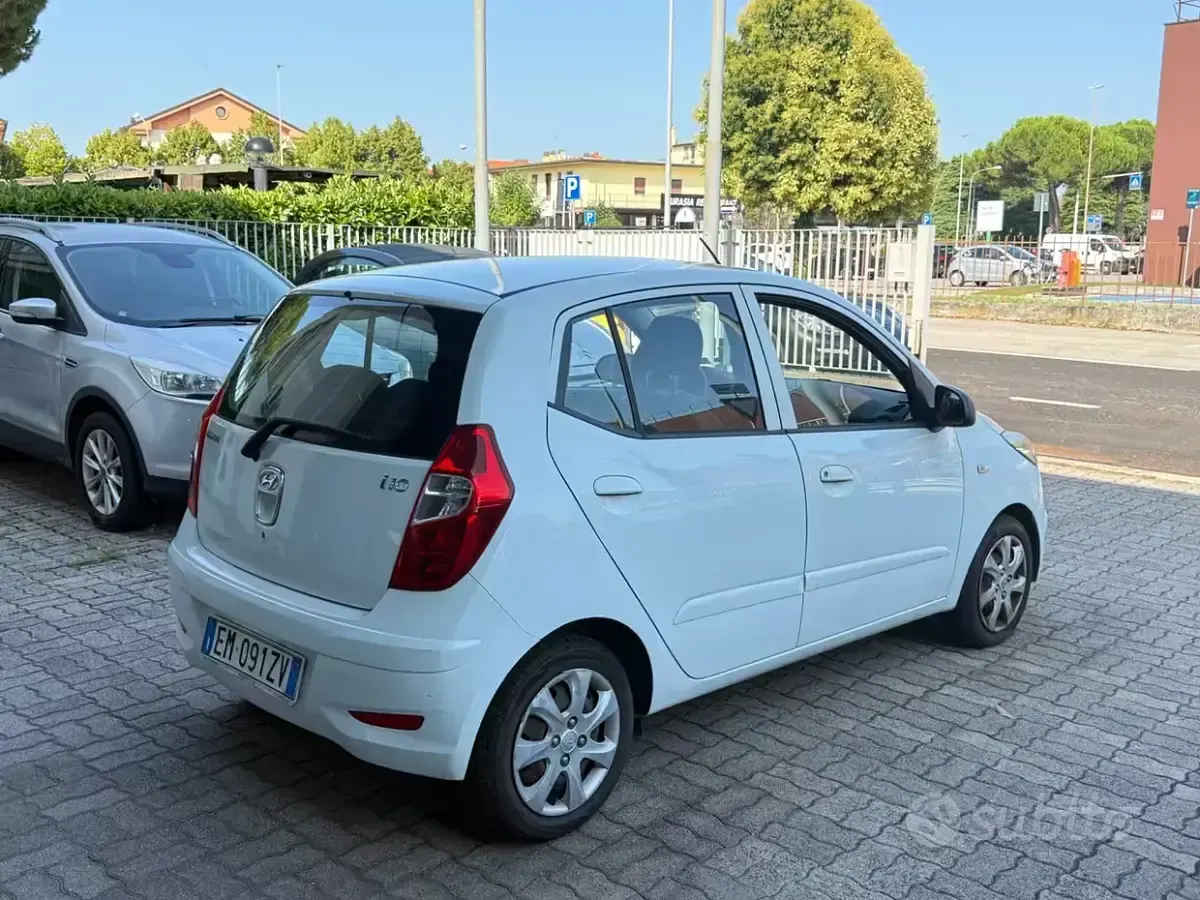 Usata Hyundai i10 Classic 69 CV (50 kW) 2012 Bianco Utilitaria