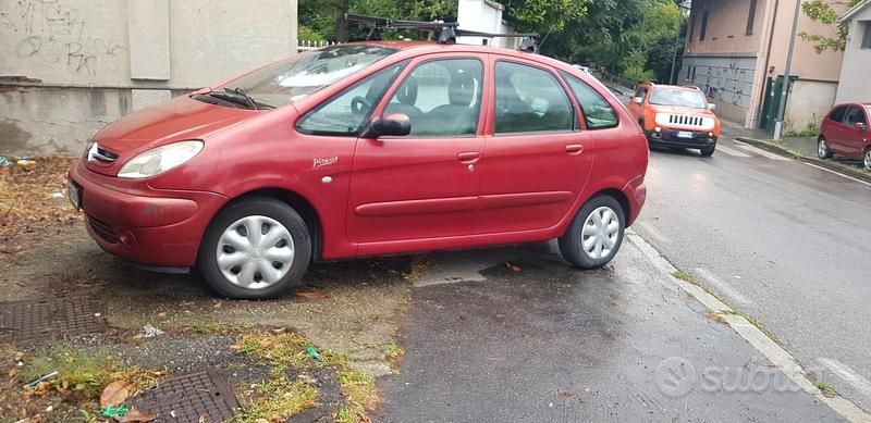 Usata Citroën Xsara 109 CV (80 kW) 2003 Rosso Monovolume
