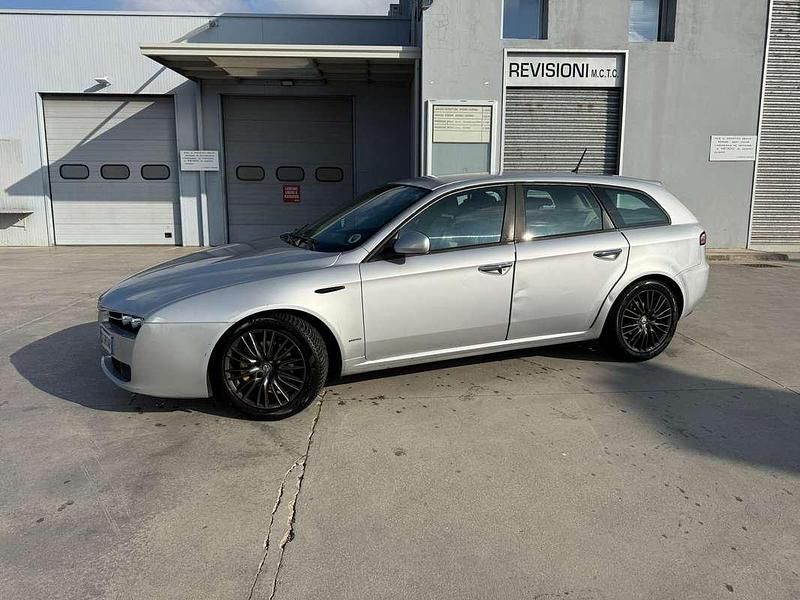 Usata Alfa Romeo 159 Distinctive 150 CV (110 kW) 2008 Argento Station wagon
